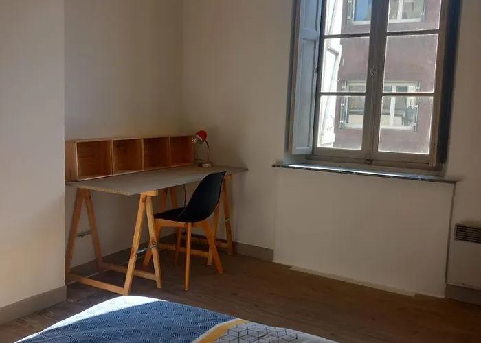 Au Centre Du Village